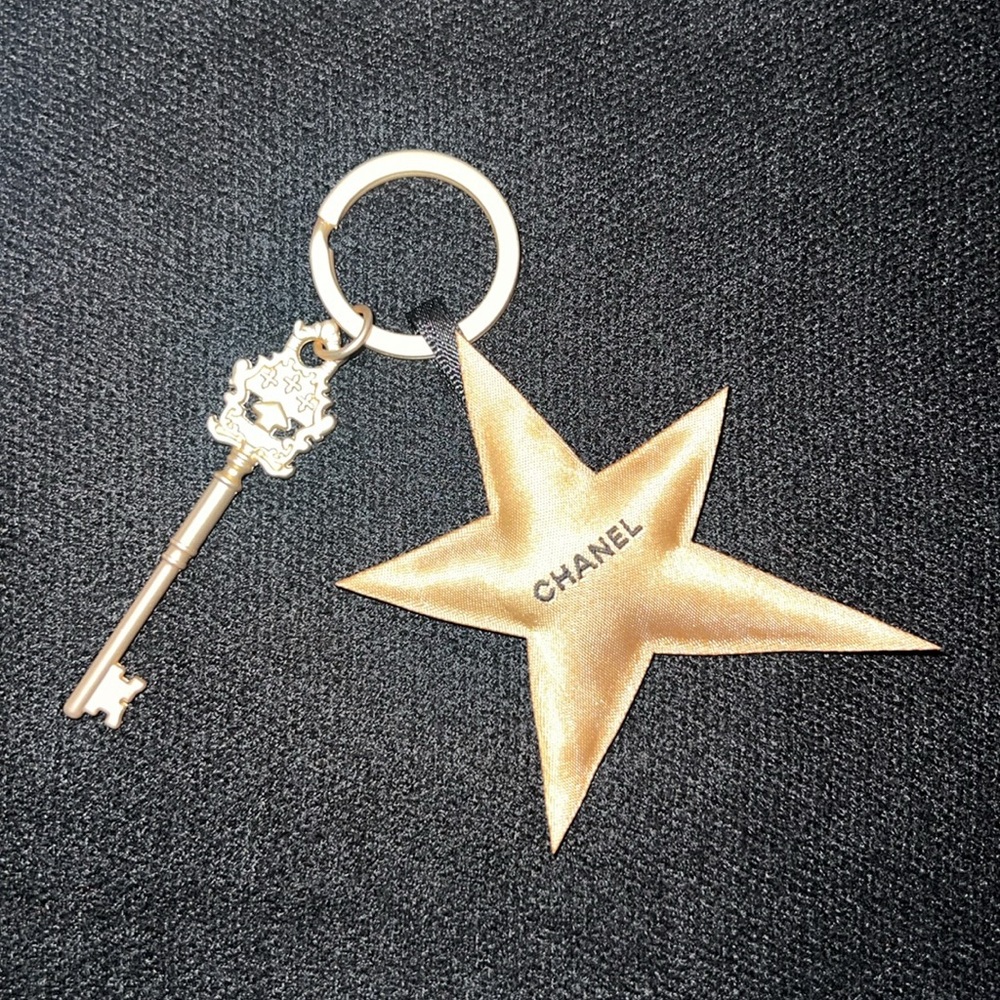 NIB CHANEL key holder / bag charm
